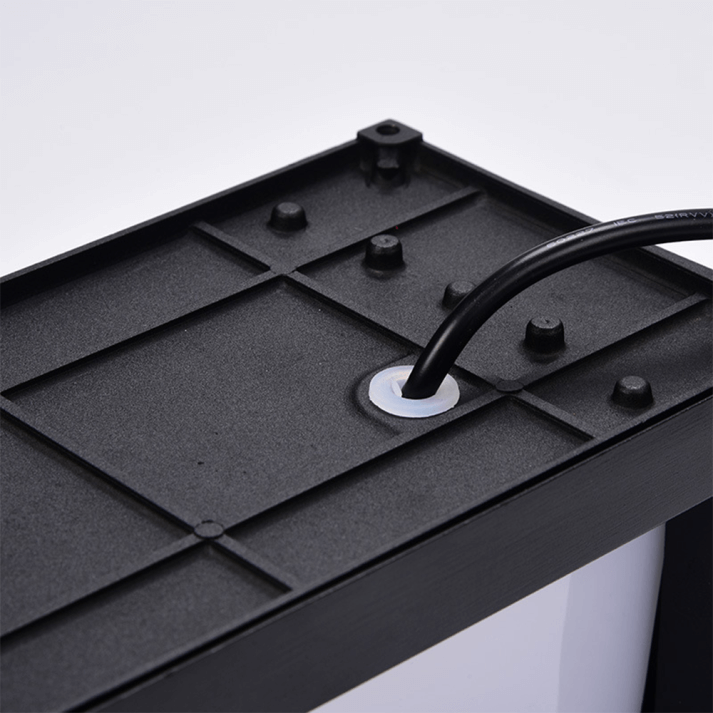 Modern Black & White Outdoor Wall Lamp - LED, Weatherproof, Stylish Garden Light