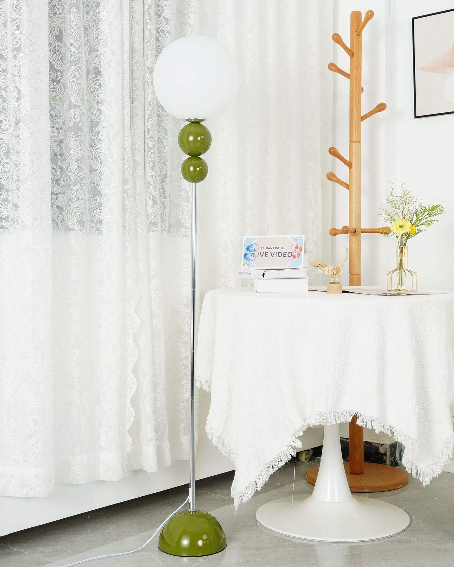 Modern Clavel Floor Lamp: Metal & Glass Design | E26/E27 Base | 5W LED