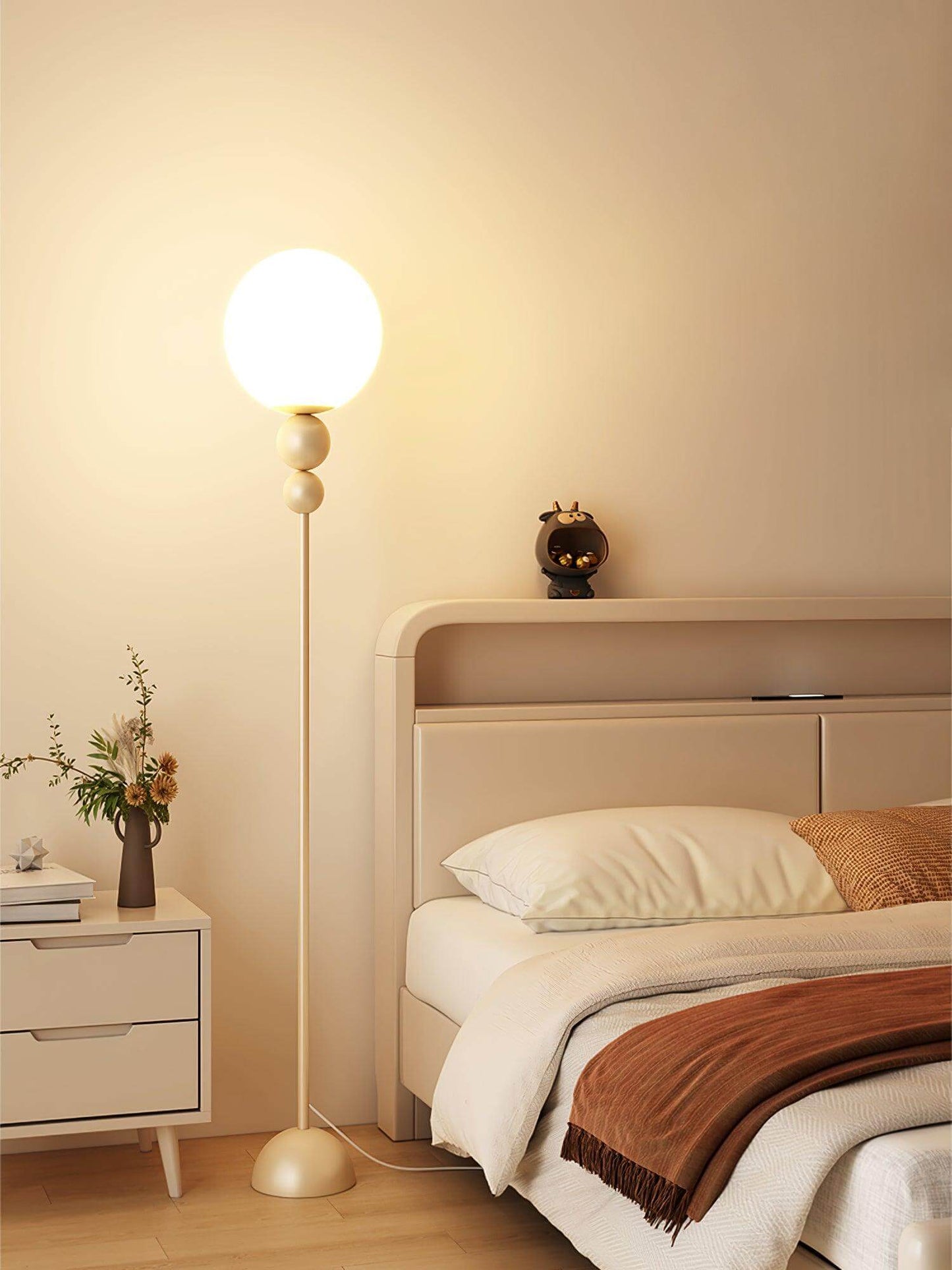 Modern Clavel Floor Lamp: Metal & Glass Design | E26/E27 Base | 5W LED