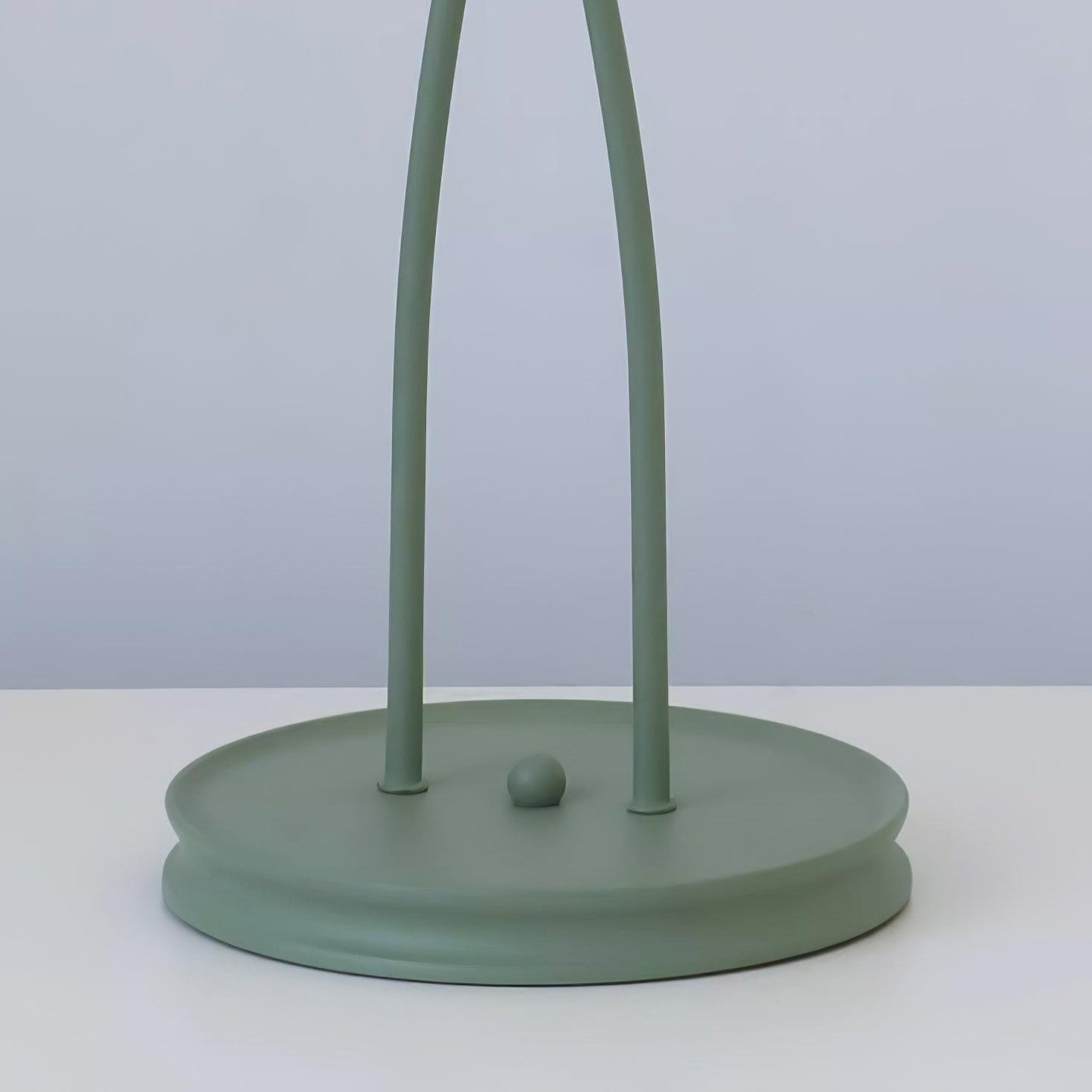Calla Lily Flower Floor Lamp - Elegant Green Matte Finish with Delicate White Flowers